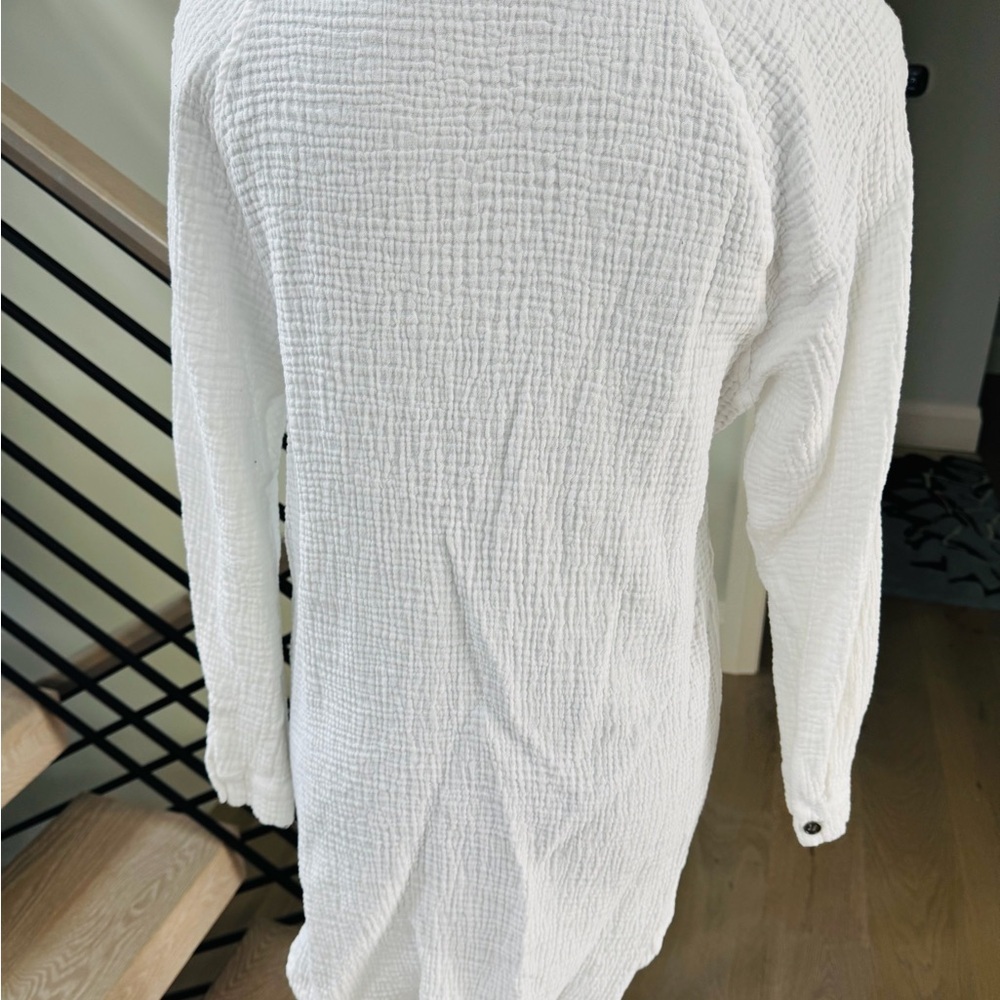 White Button-Up Shirt size S - Picture 5 of 5